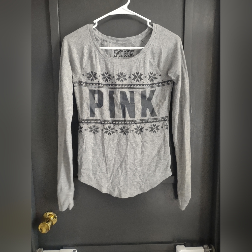 PINK Victoria's Secret Gray Long-Sleeve Fair Isle Logo Tee
